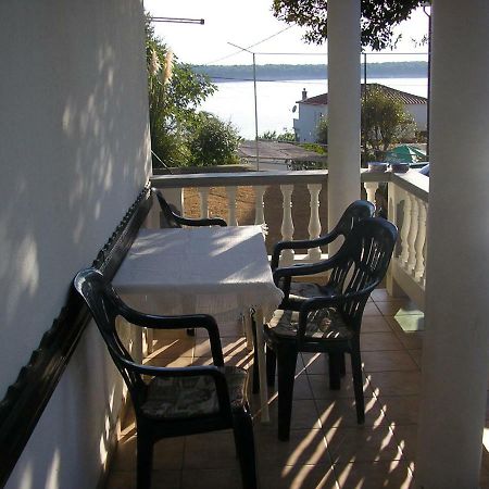 Apartmani Tariba Banjol Exterior photo