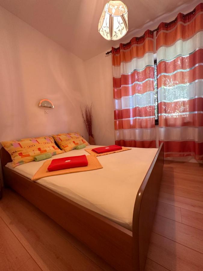 Apartmani Tariba Banjol Exterior photo